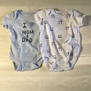 Sterling Baby, pair of I love Mom and Dad tee shirt, size NB
